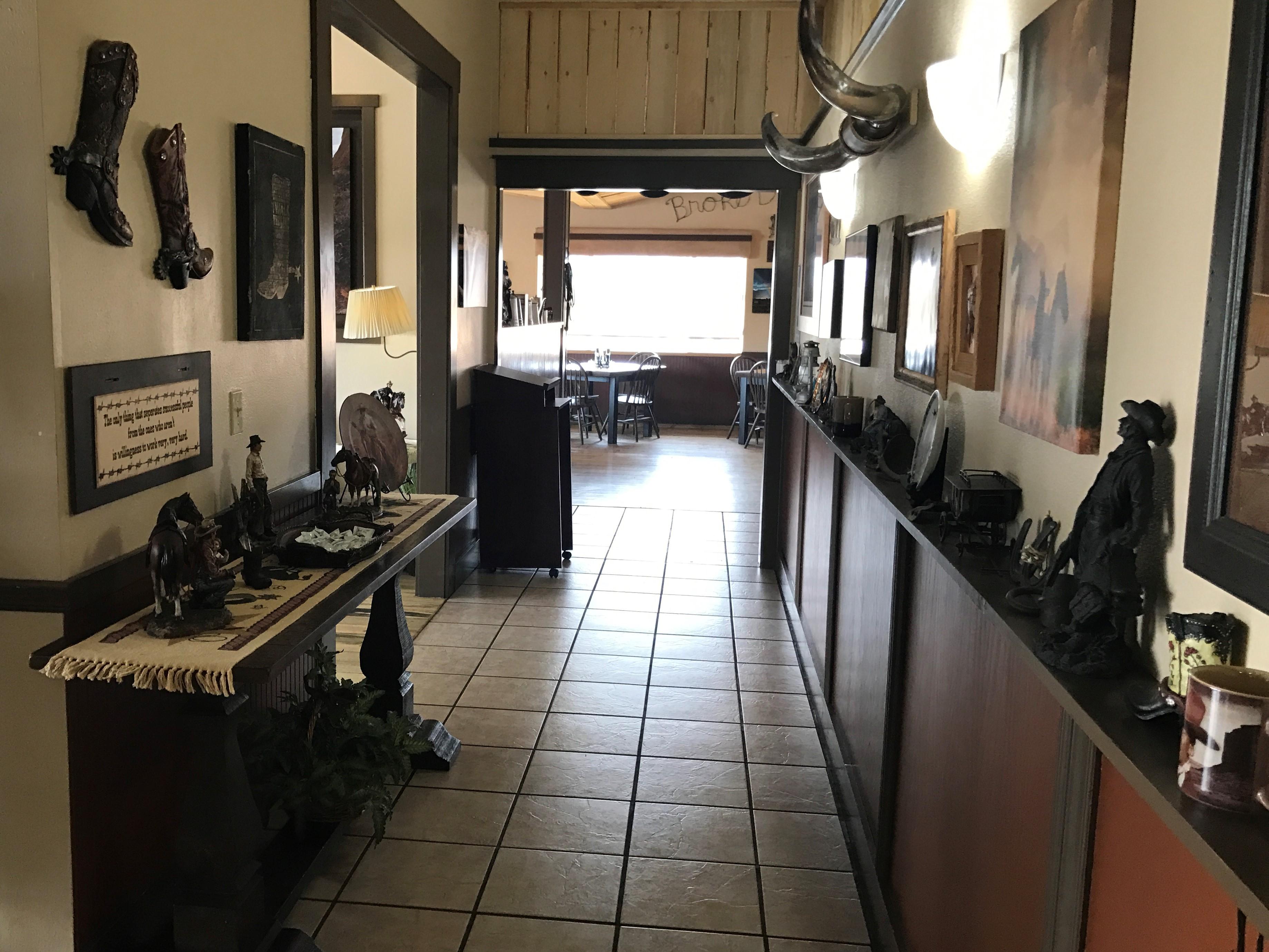 Broken Spur Inn & Steakhouse Torrey Exterior photo
